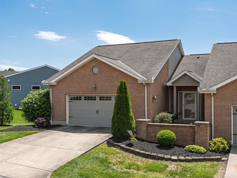 1861 Quarry Oaks Drive, Florence, KY 41042 Photo 1