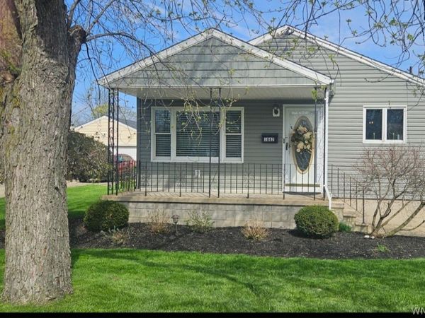 1087 100th Street, Niagara Falls, NY 14304