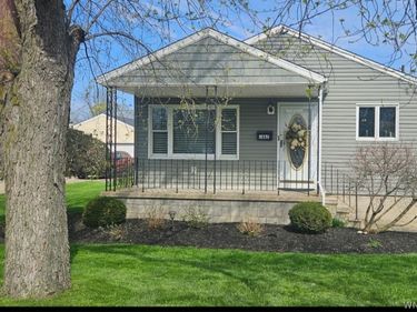 1087 100th Street, Niagara Falls, NY 14304