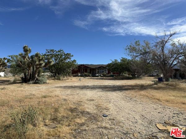 32049 213th Street, Llano, CA 93544