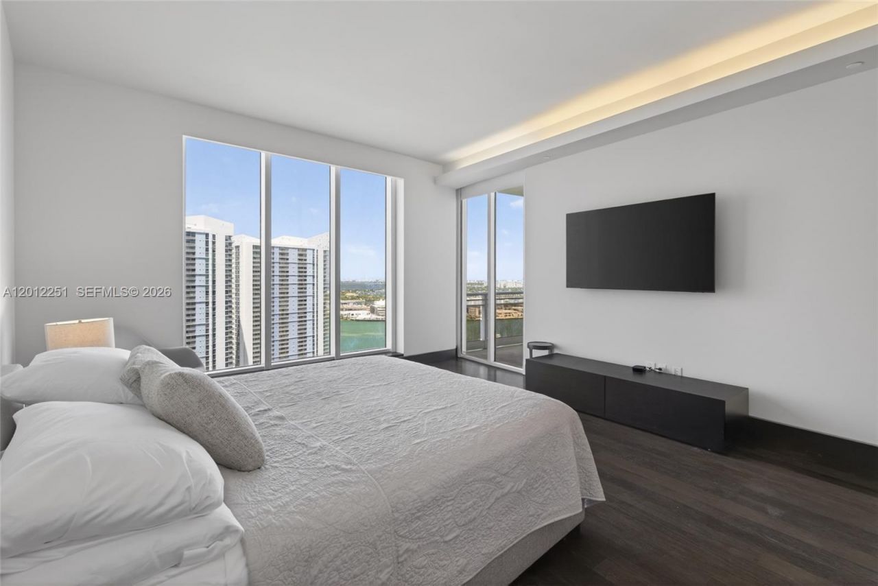 901 Brickell Key Blvd, Unit 3607, Miami, FL 33131 Photo