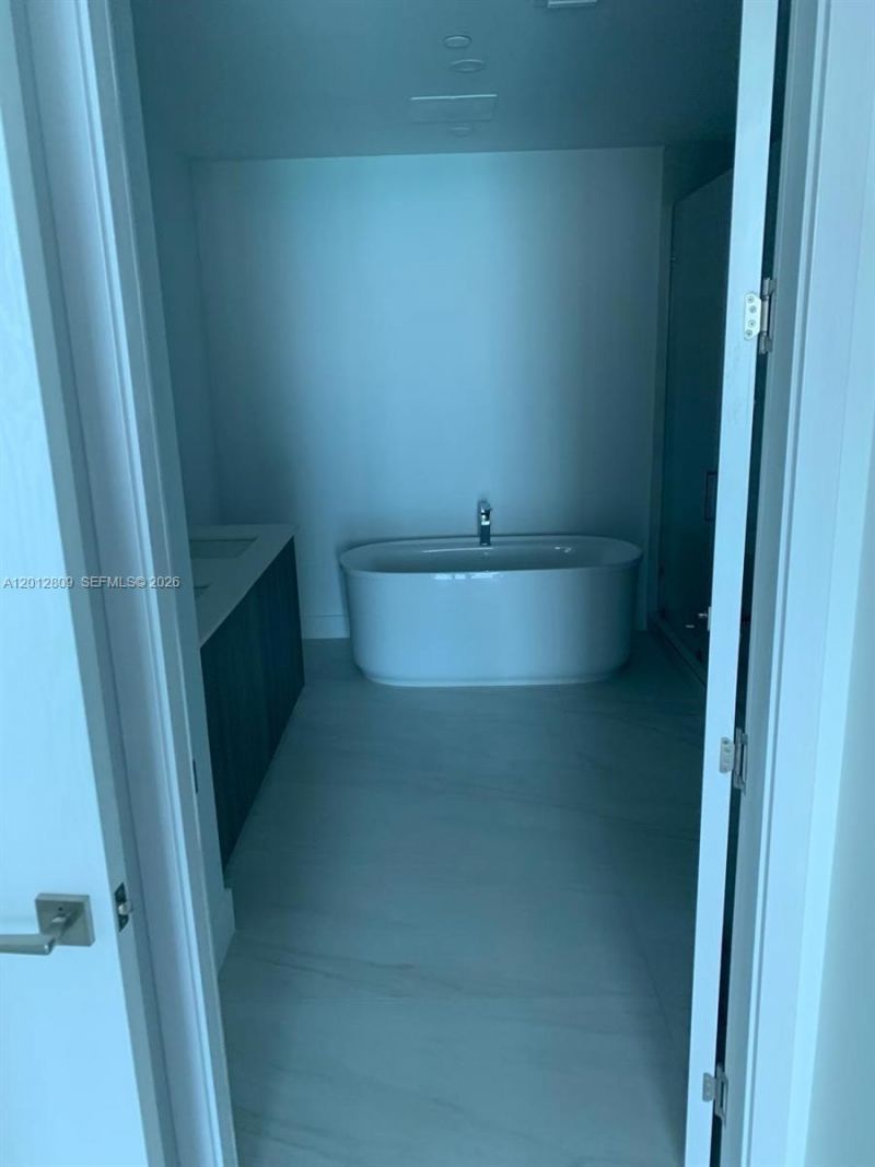 17550 Collins Ave , Unit 1204, Sunny Isles Beach, FL 33160 Photo