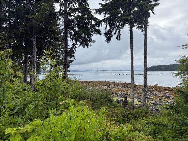 1174 Front St , Ucluelet, BC V0R 3A0