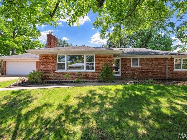 1401 Norman Place, St Louis, MO 63122