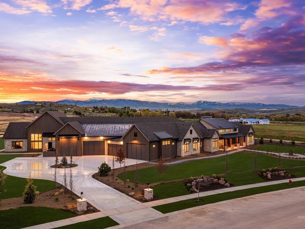 216 E Equine Lane, Eagle, ID 83616