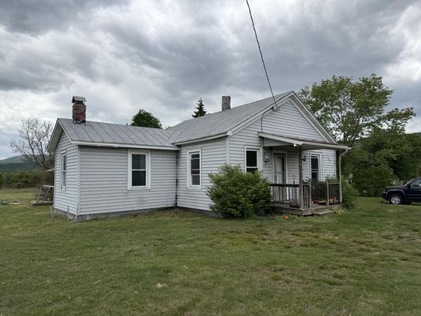 702 Alleghany AVE , Clifton Forge, VA 24422