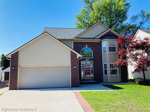1070 Arthur Drive, Troy, MI 48083