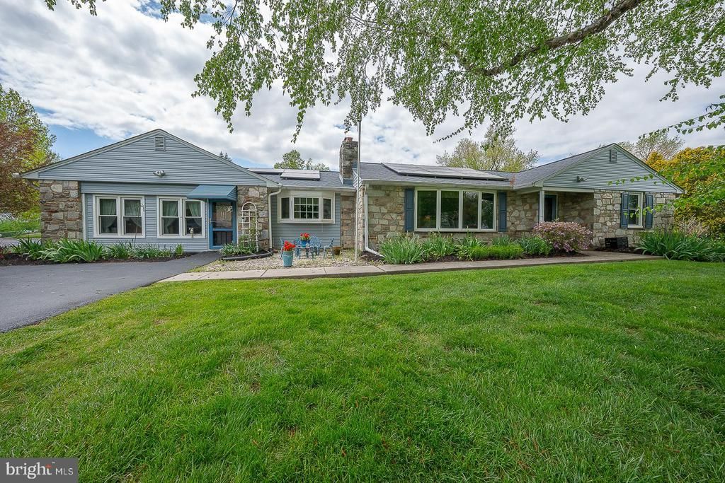 9 BUCKWALTER ROAD , AUDUBON, PA 19403