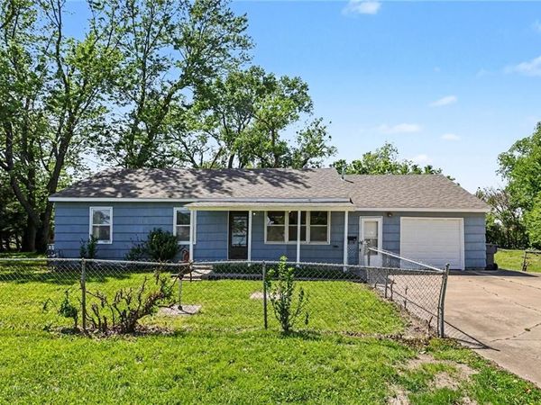1037 S Brockway Street, Olathe, KS 66061