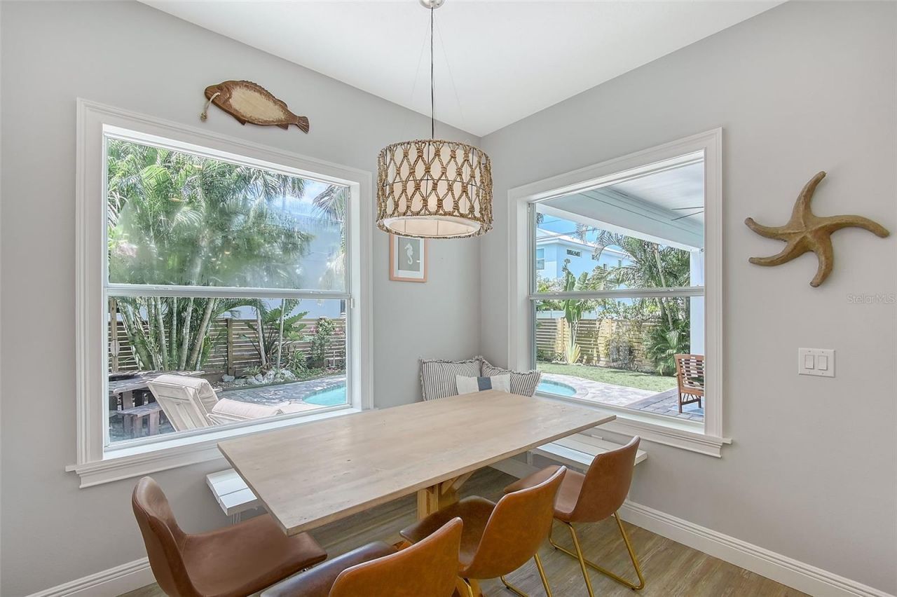 1738 Siesta Drive , Sarasota, FL 34239 Photo