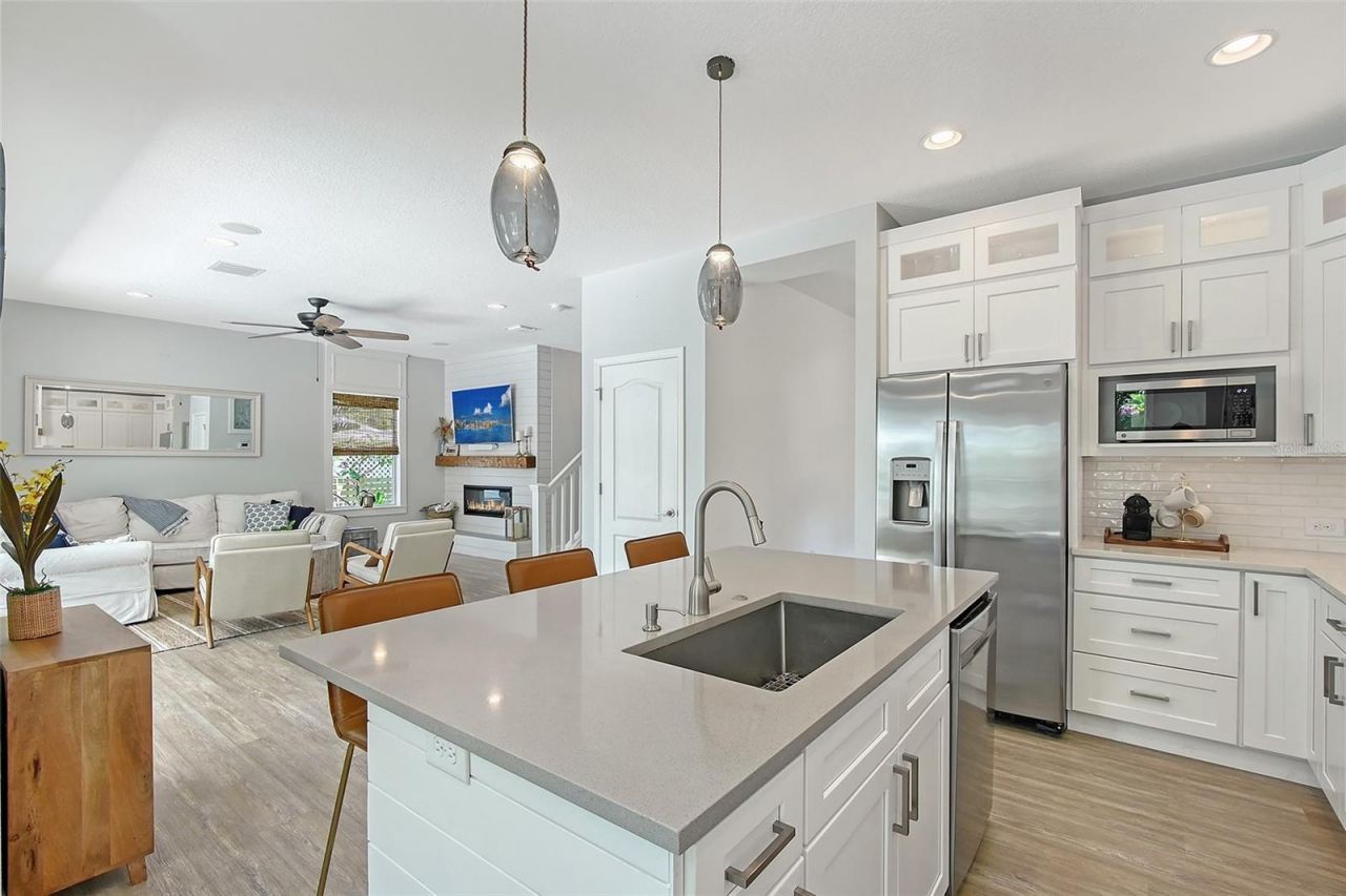 1738 Siesta Drive , Sarasota, FL 34239 Photo