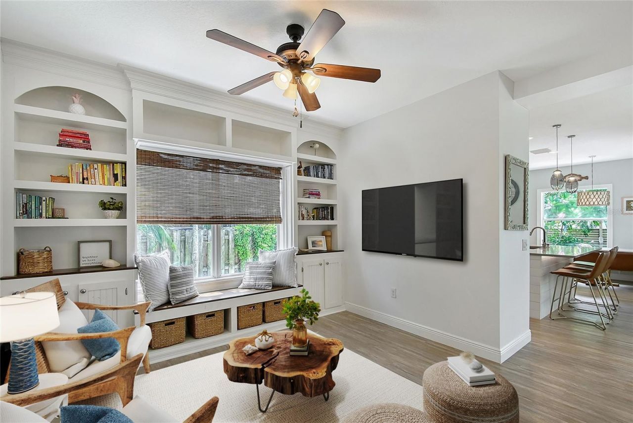 1738 Siesta Drive , Sarasota, FL 34239 Photo