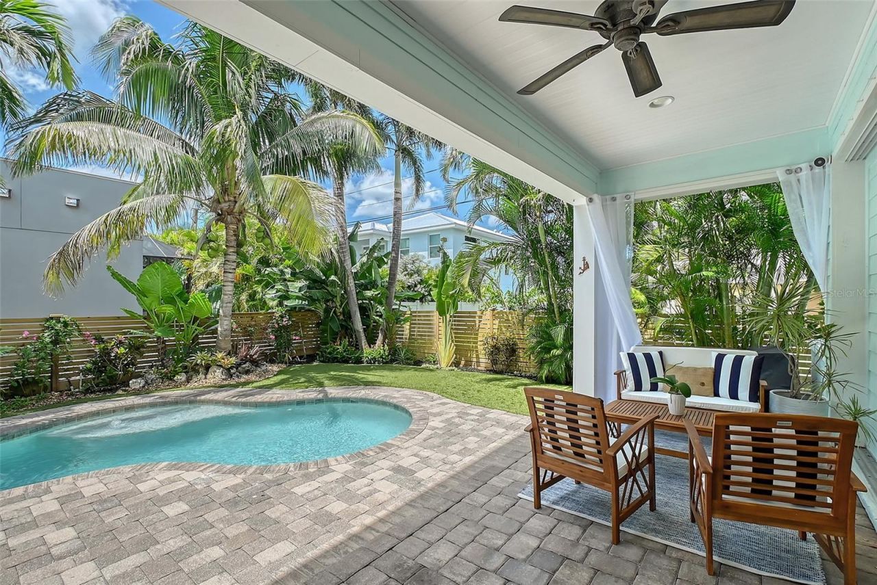 1738 Siesta Drive , Sarasota, FL 34239 Photo