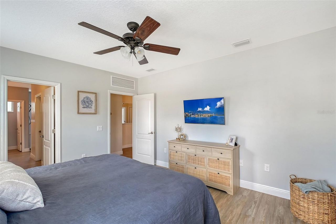 1738 Siesta Drive , Sarasota, FL 34239 Photo