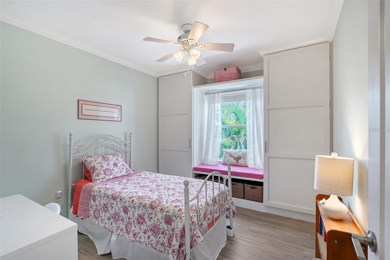 1738 Siesta Drive , Sarasota, FL 34239 Photo