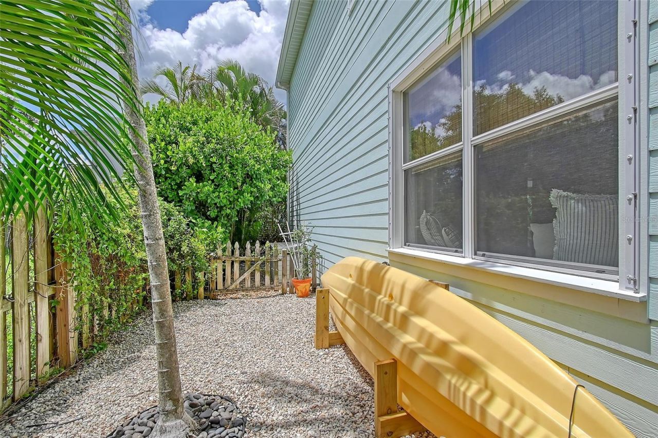 1738 Siesta Drive , Sarasota, FL 34239 Photo
