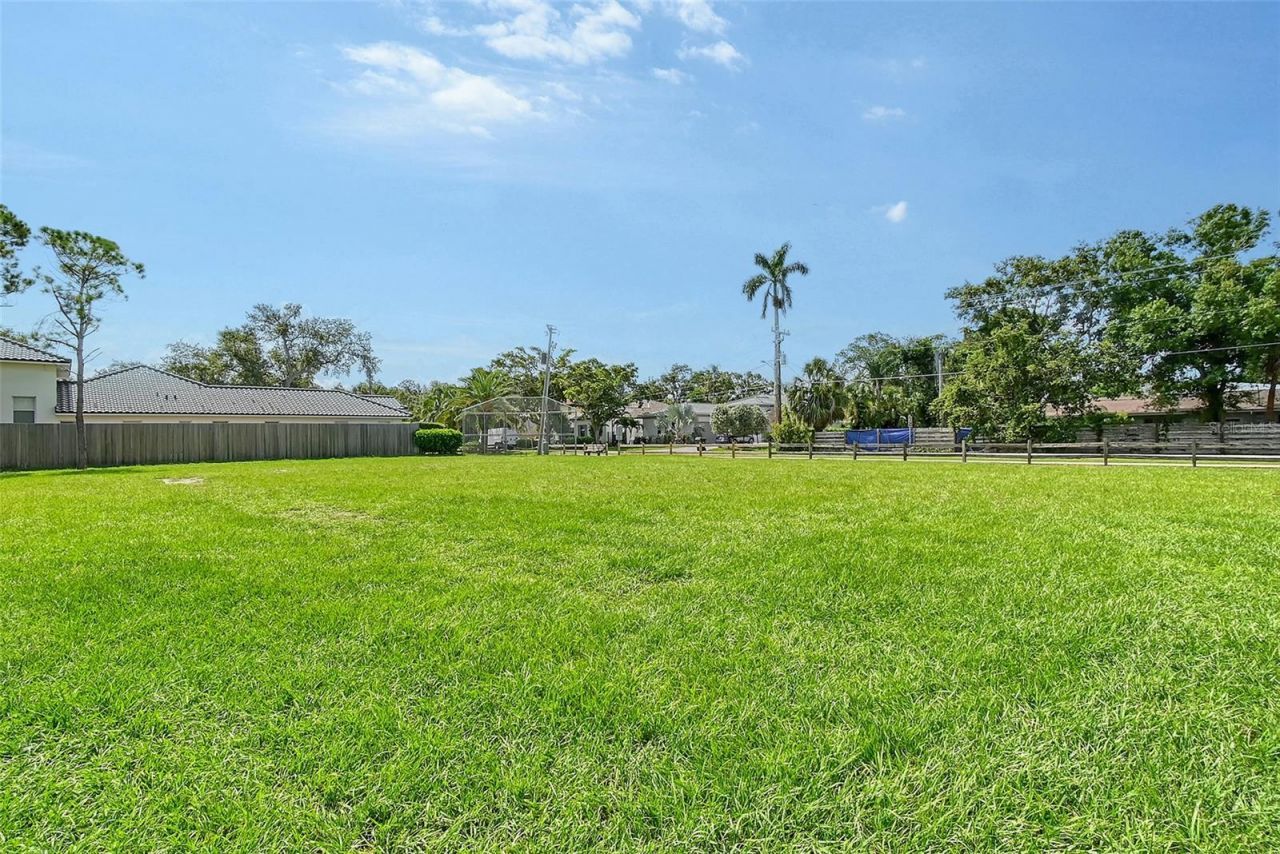 1738 Siesta Drive , Sarasota, FL 34239 Photo