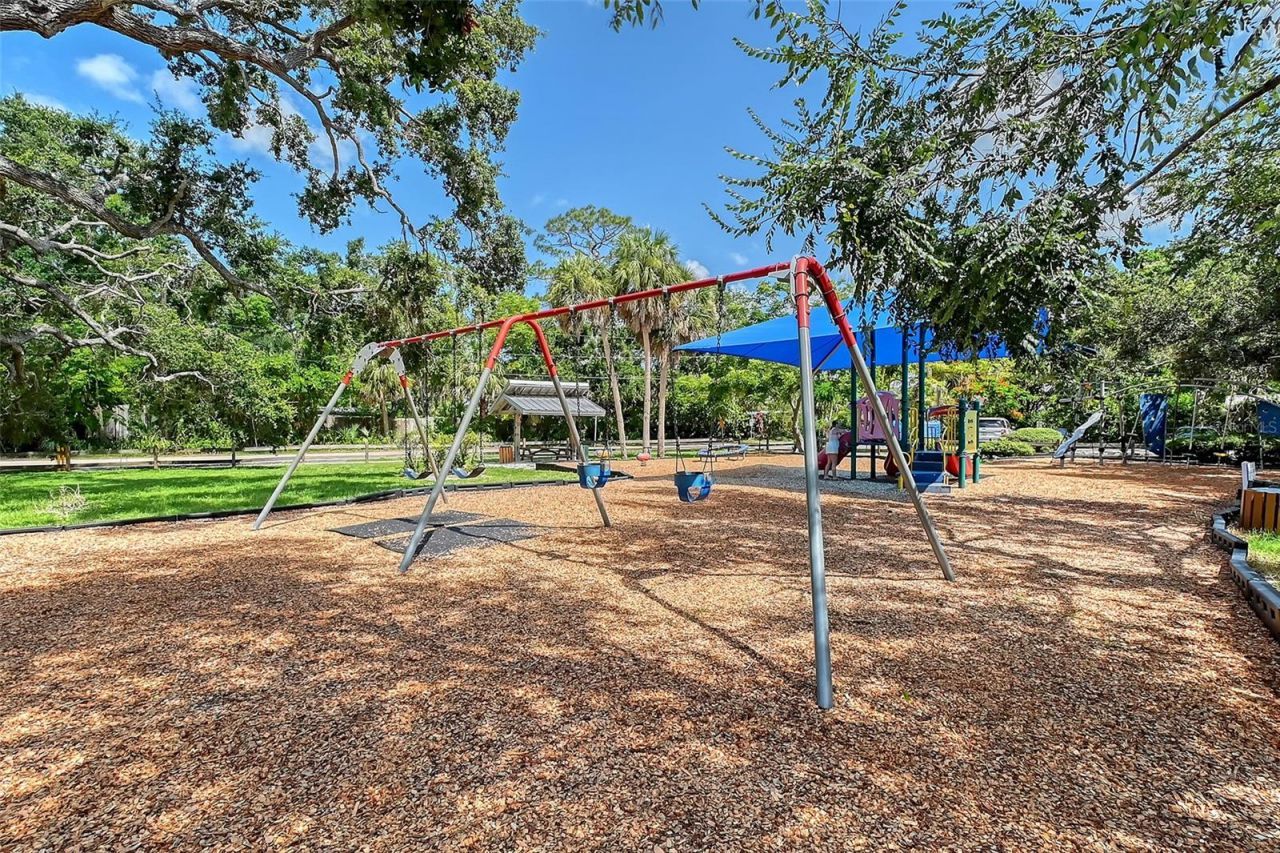 1738 Siesta Drive , Sarasota, FL 34239 Photo