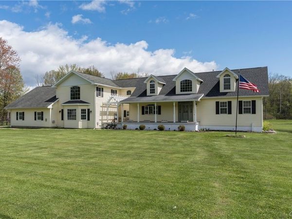 8958 Main Street N, Canastota, NY 13032