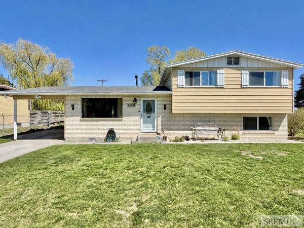 560 Lena Lane, BLACKFOOT, ID 83221