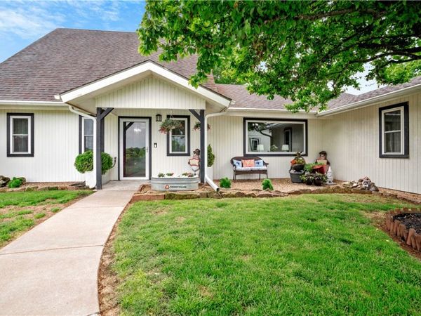 1824 N Pershing Street , Fayetteville, AR 72704
