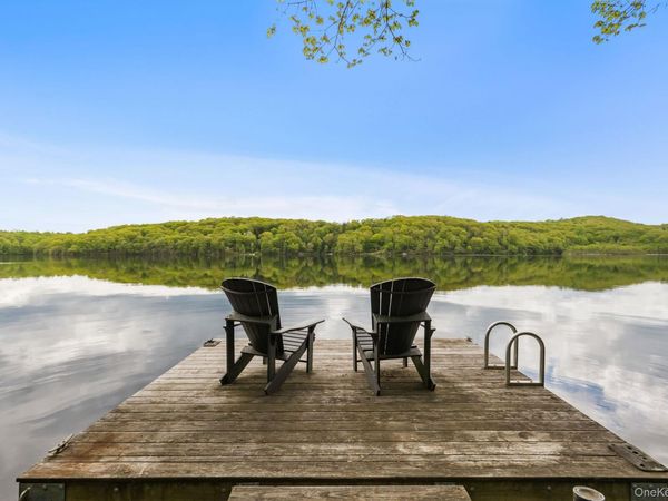 1085 Barrett Circle W, Carmel, NY 10512