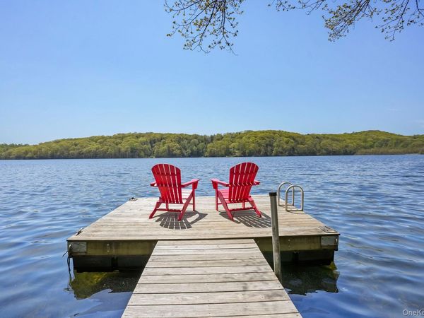 1085 Barrett Circle W, Carmel, NY 10512