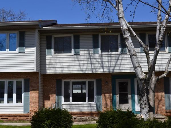 862 CASTLE ROAD, Fond Du Lac, WI 54935