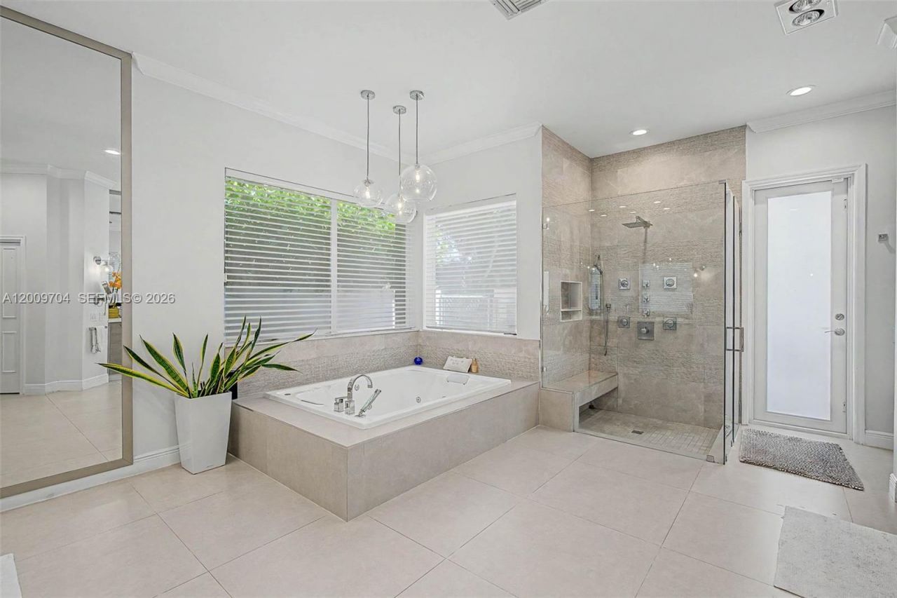 6721 SW 140th St, Palmetto Bay, FL 33158 Photo