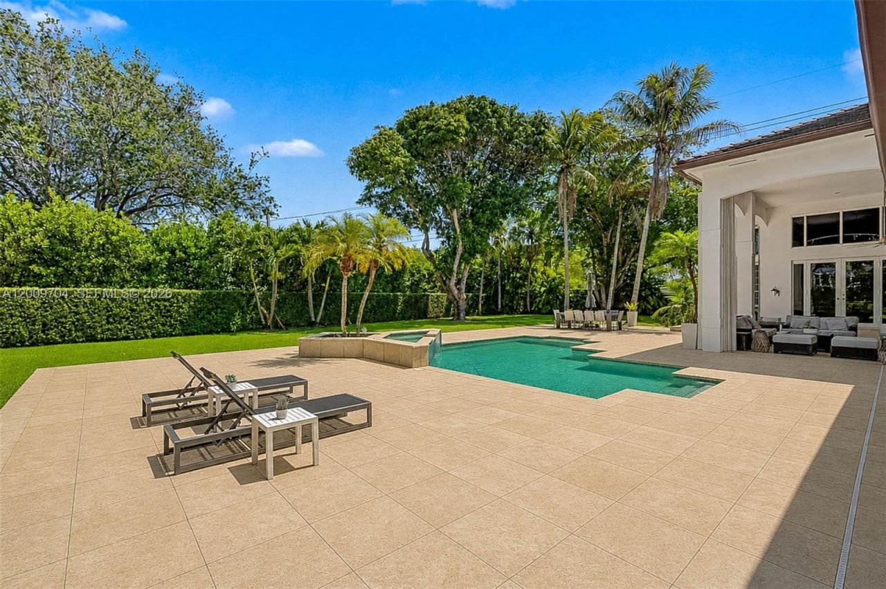 6721 SW 140th St, Palmetto Bay, FL 33158 Photo