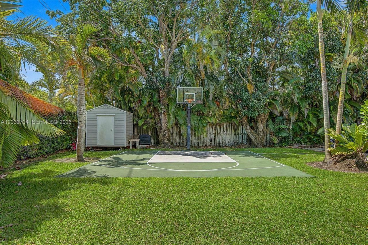 6721 SW 140th St, Palmetto Bay, FL 33158 Photo