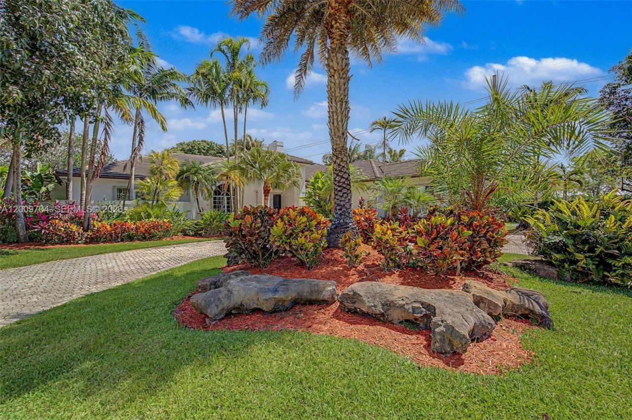 6721 SW 140th St, Palmetto Bay, FL 33158 Photo