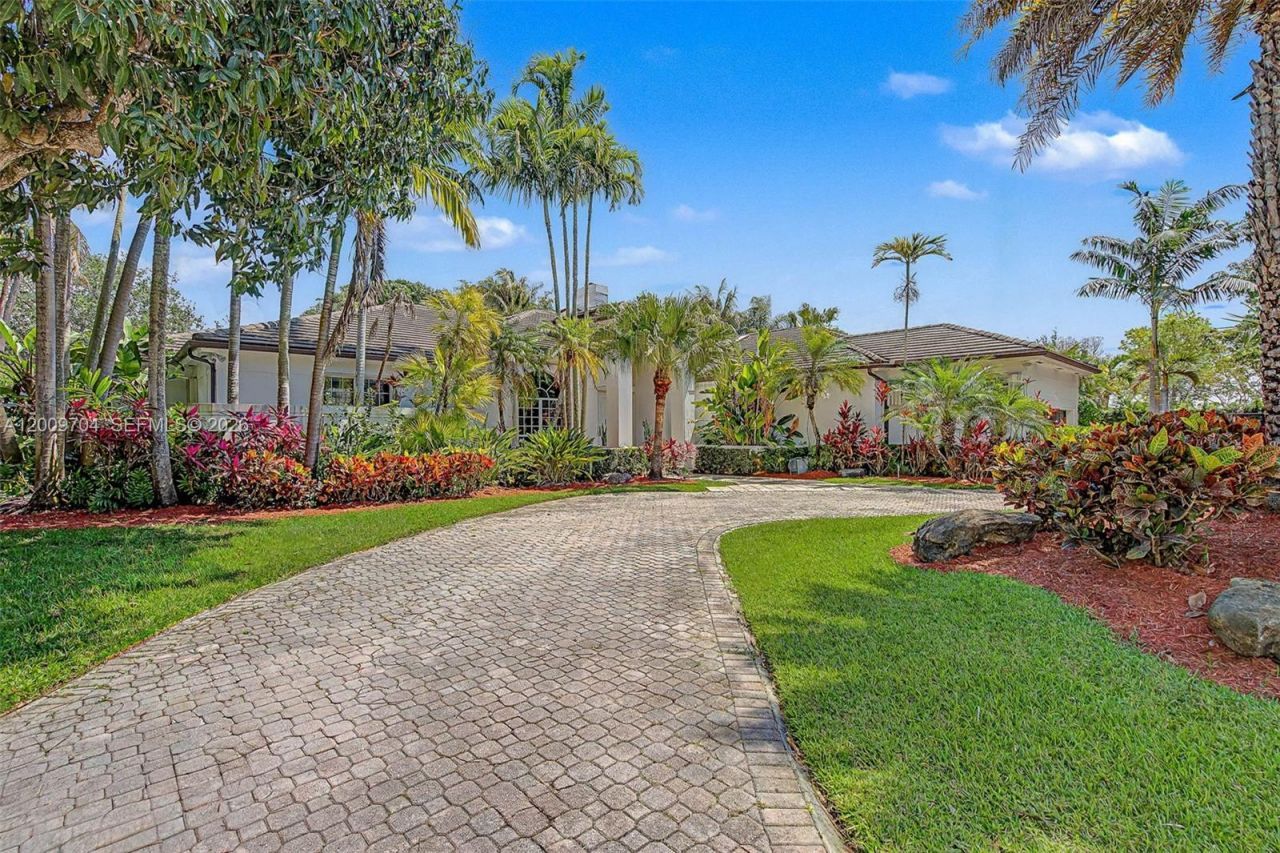 6721 SW 140th St, Palmetto Bay, FL 33158 Photo