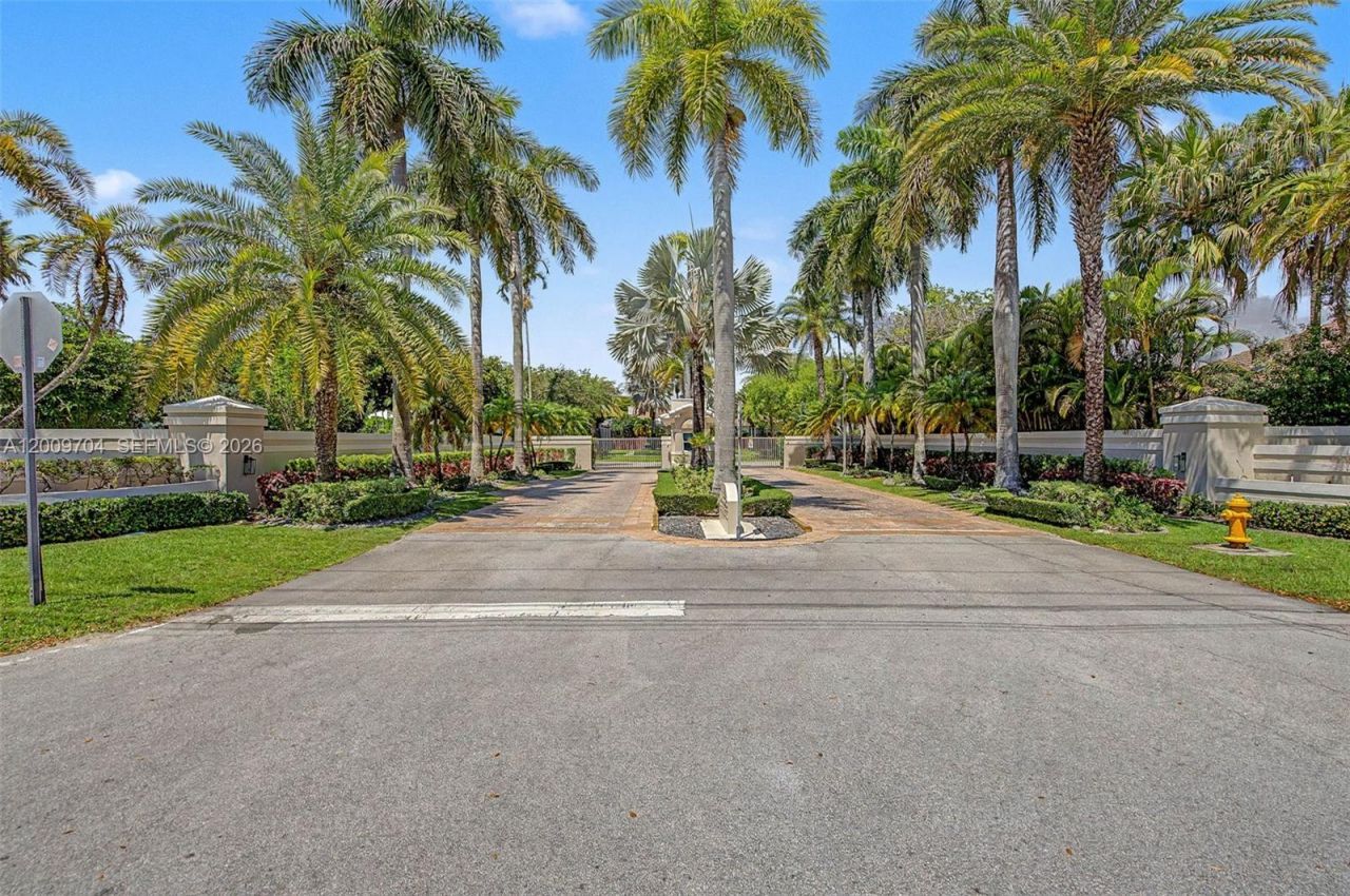 6721 SW 140th St, Palmetto Bay, FL 33158 Photo