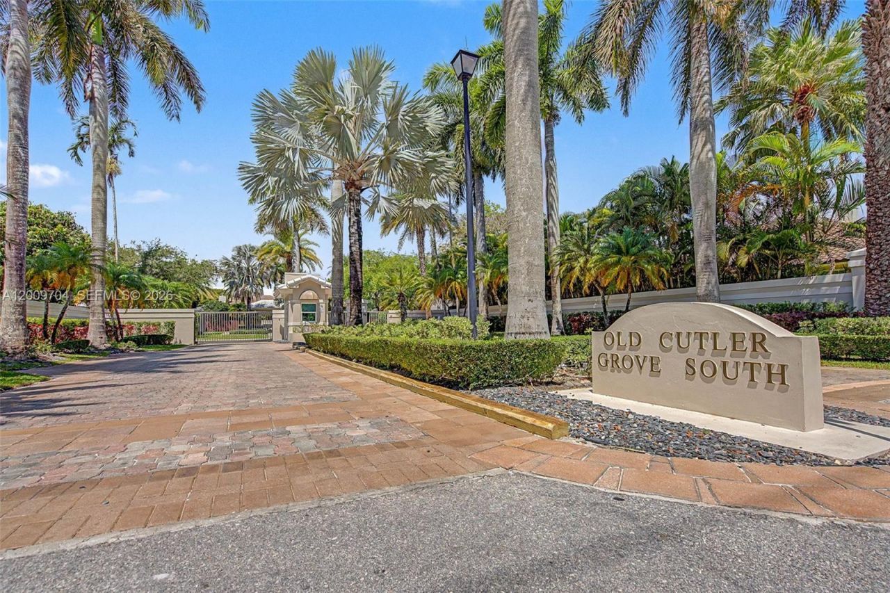 6721 SW 140th St, Palmetto Bay, FL 33158 Photo