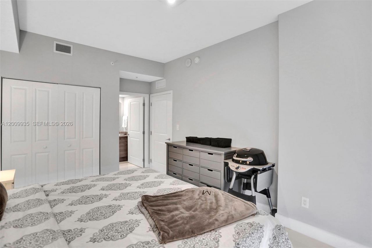 400 Sunny Isles Blvd , Unit 2021, Sunny Isles Beach, FL 33160 Photo