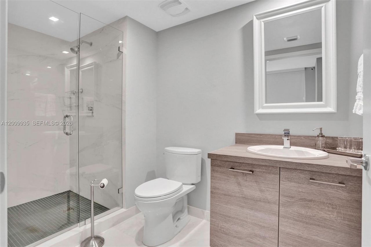 400 Sunny Isles Blvd , Unit 2021, Sunny Isles Beach, FL 33160 Photo