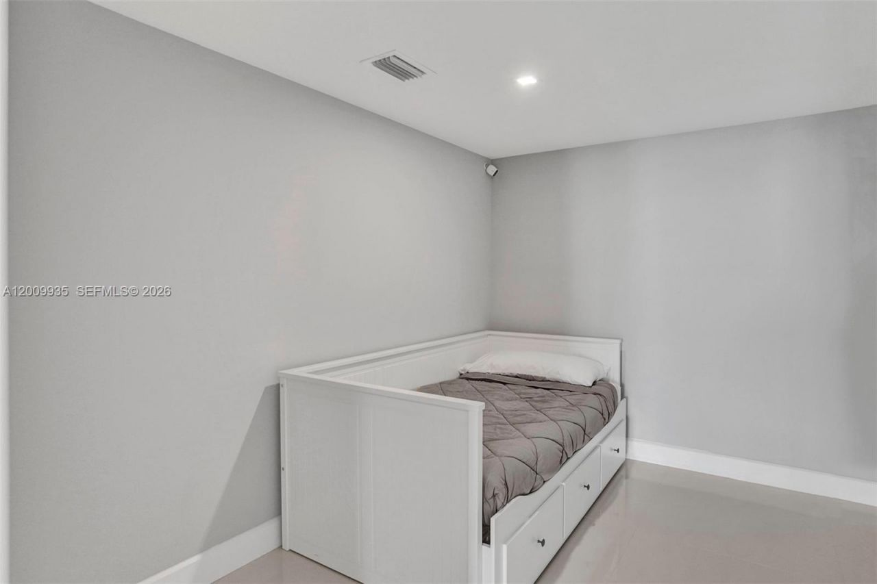400 Sunny Isles Blvd , Unit 2021, Sunny Isles Beach, FL 33160 Photo