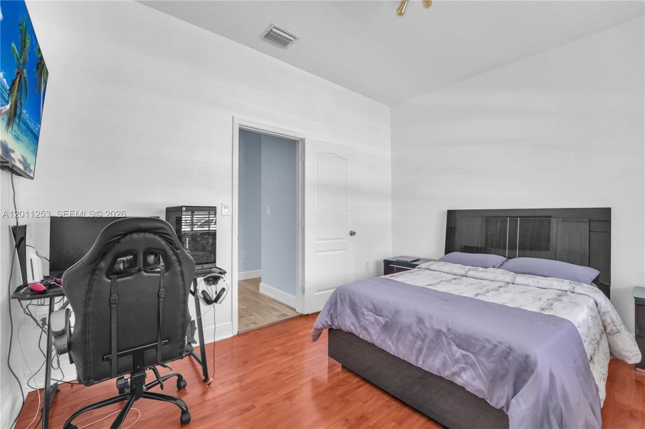 16266 SW 54th Ter , Miami, FL 33185 Photo