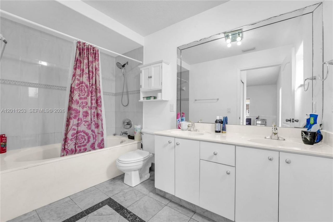 16266 SW 54th Ter , Miami, FL 33185 Photo