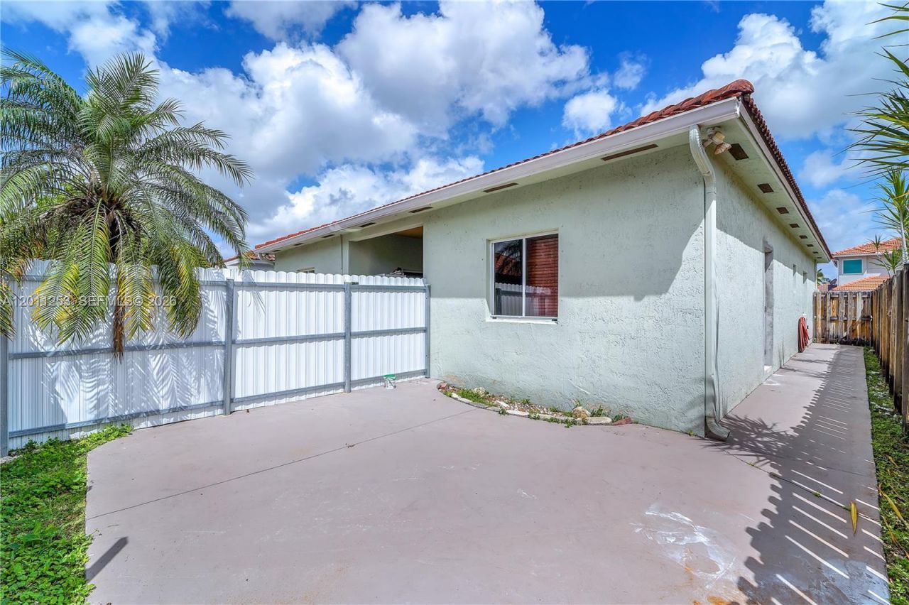 16266 SW 54th Ter , Miami, FL 33185 Photo