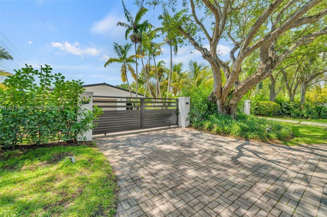 6200 SW 118th St, Pinecrest, FL 33156 Photo