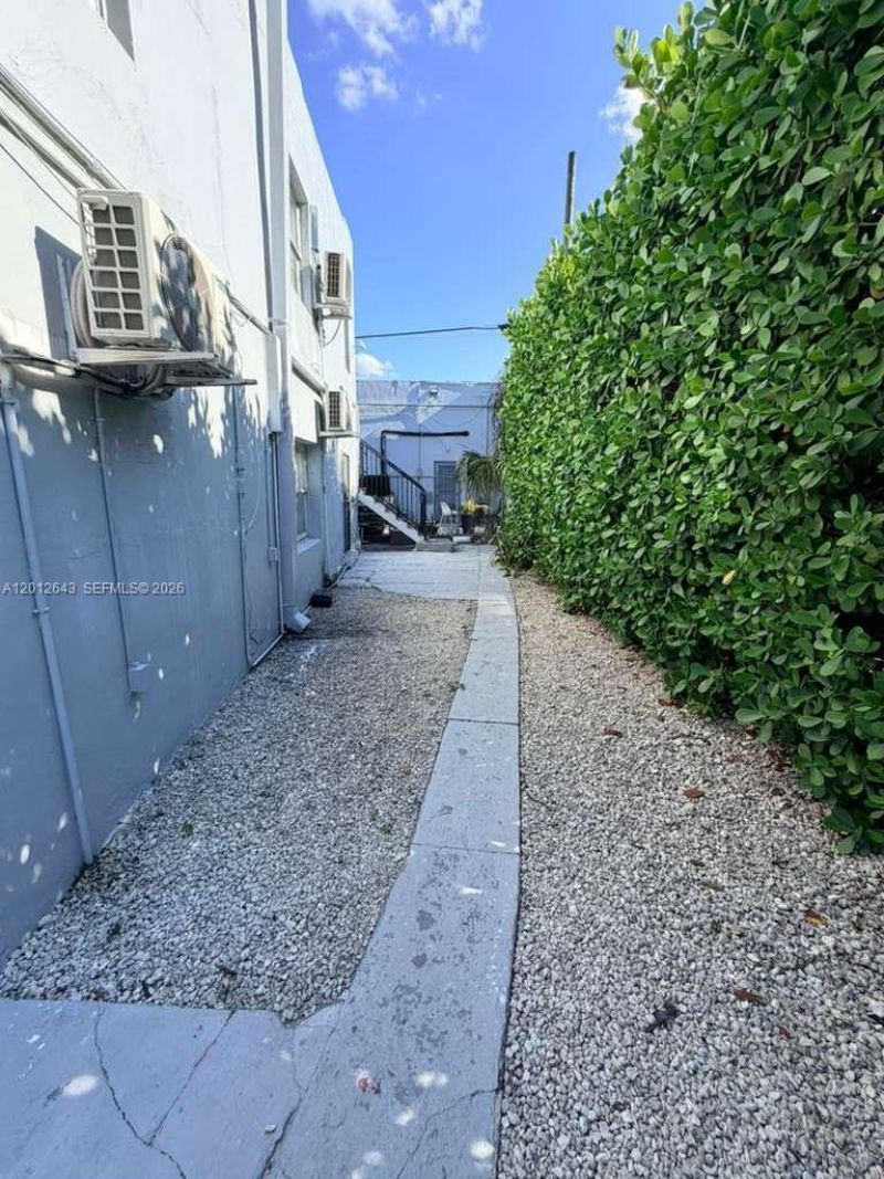 548 NW 30th St, Unit 2, Miami, FL 33127 Photo