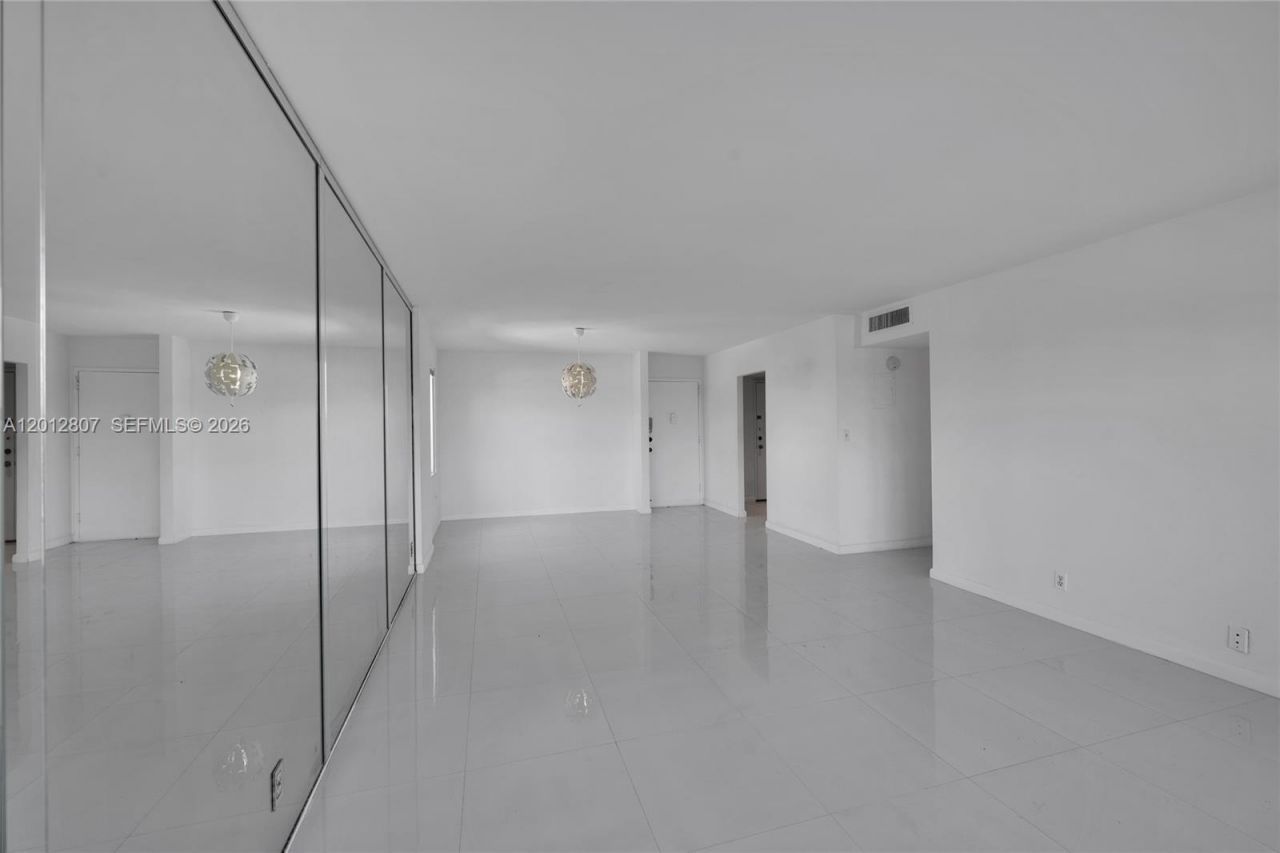 401 Golden Isles Dr, Unit 712, Hallandale Beach, FL 33009 Photo