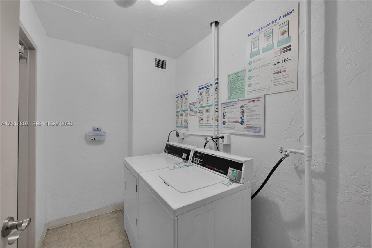 401 Golden Isles Dr, Unit 712, Hallandale Beach, FL 33009 Photo