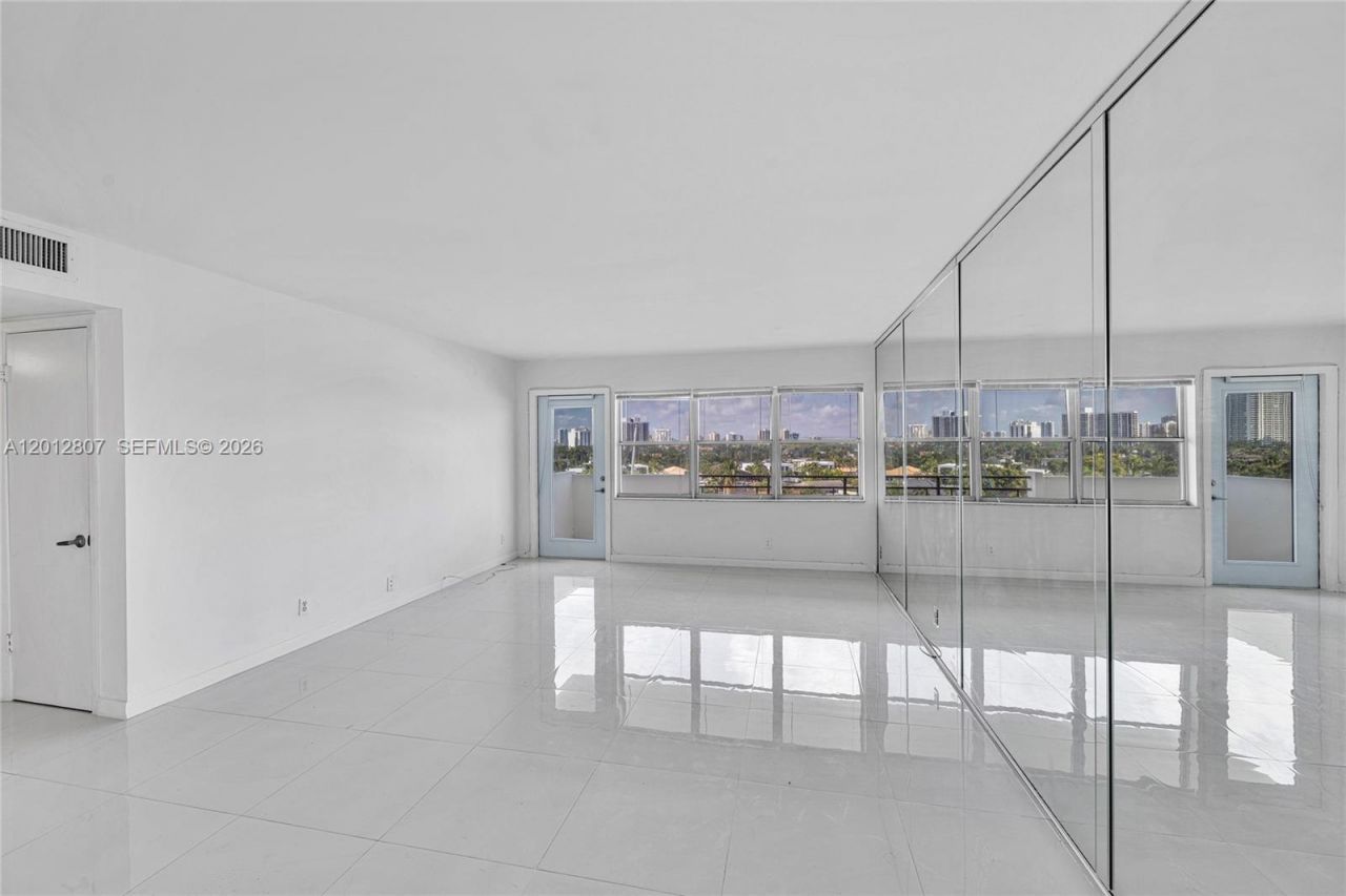 401 Golden Isles Dr, Unit 712, Hallandale Beach, FL 33009 Photo