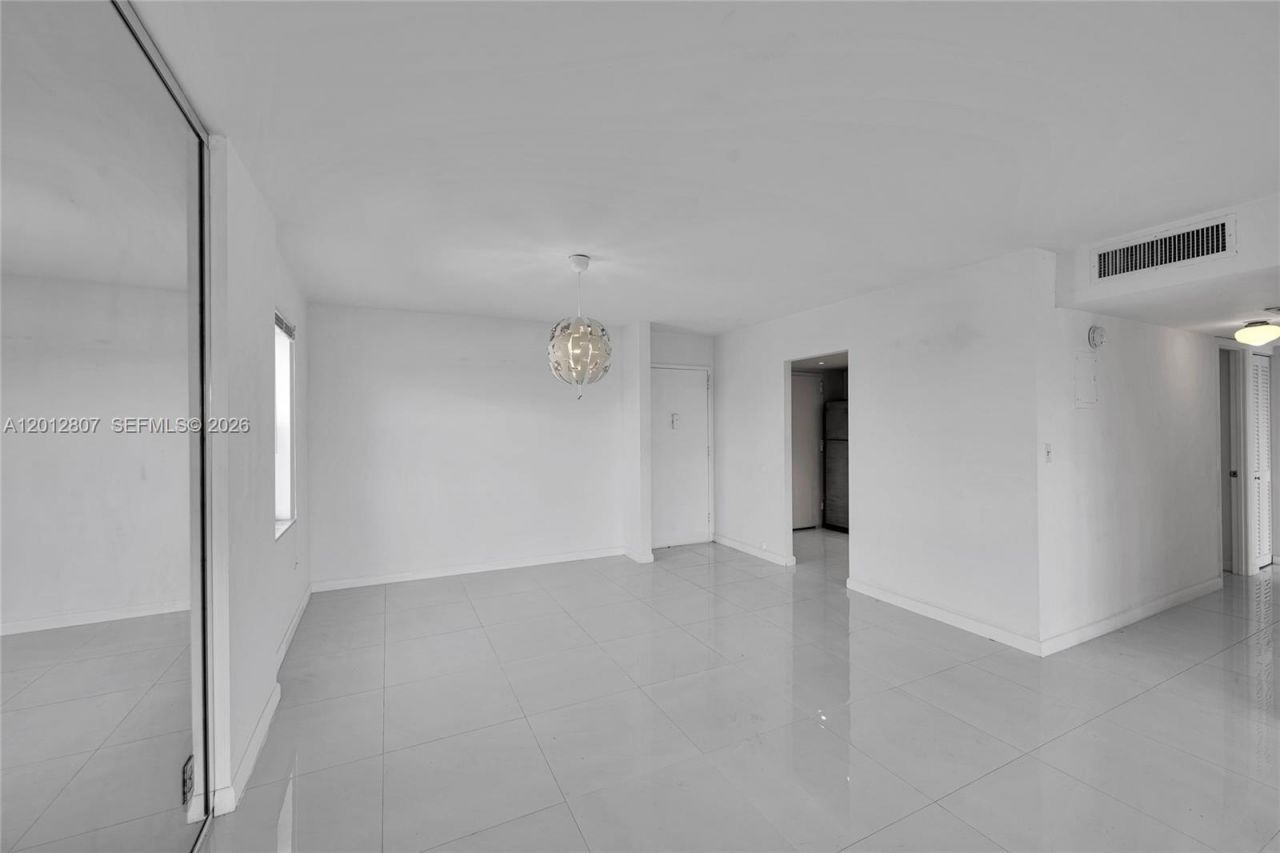 401 Golden Isles Dr, Unit 712, Hallandale Beach, FL 33009 Photo