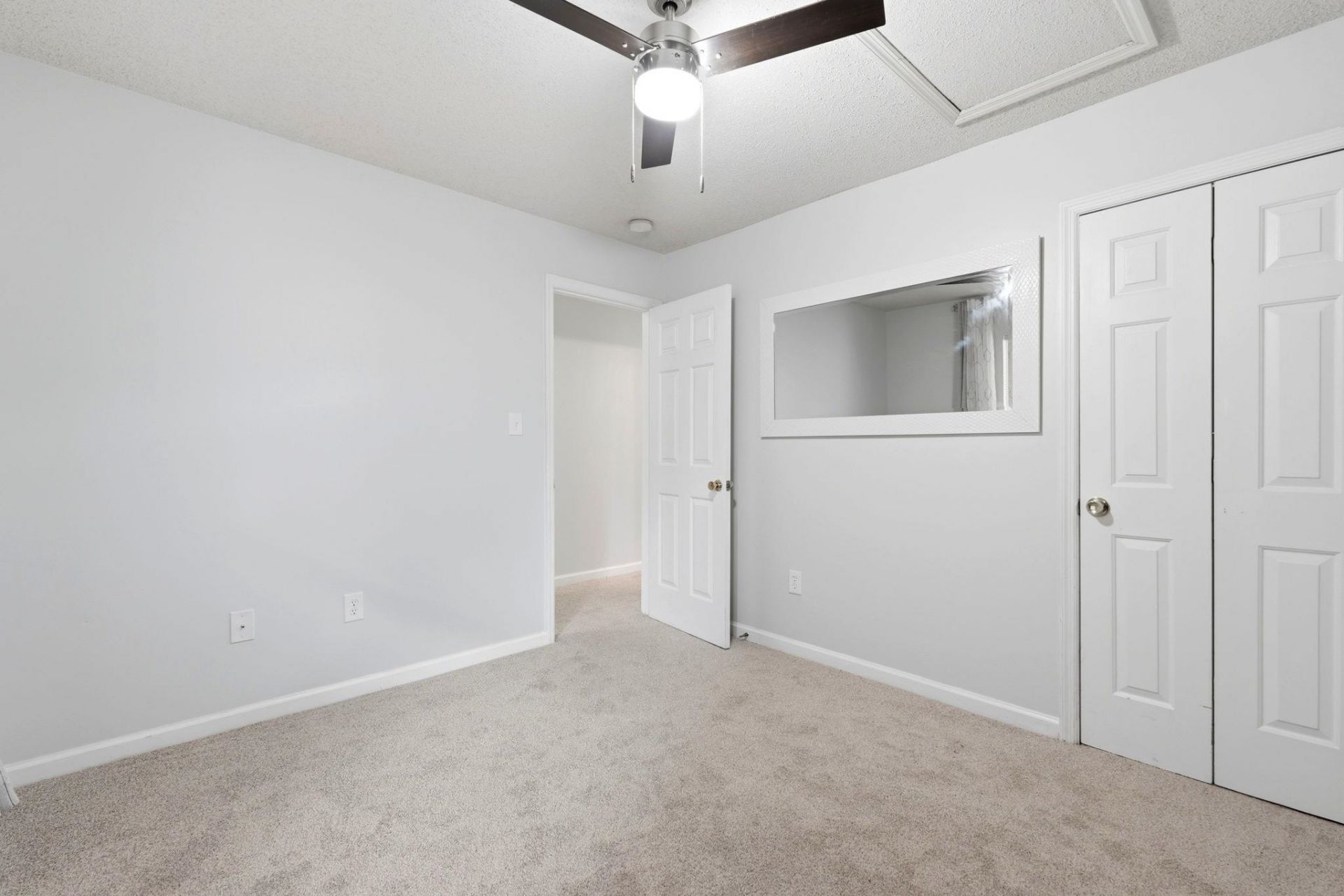 4243 Villas Dr. Photo 17