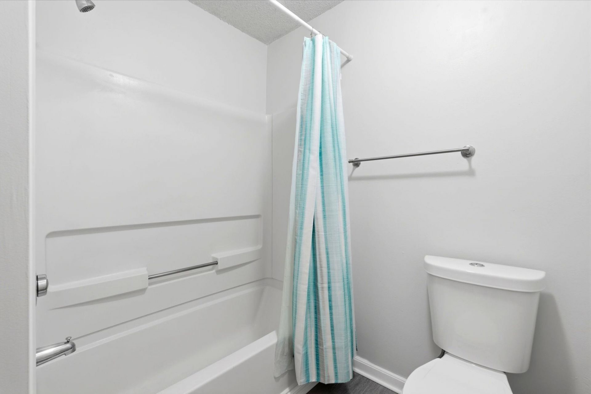 4243 Villas Dr. Photo 22