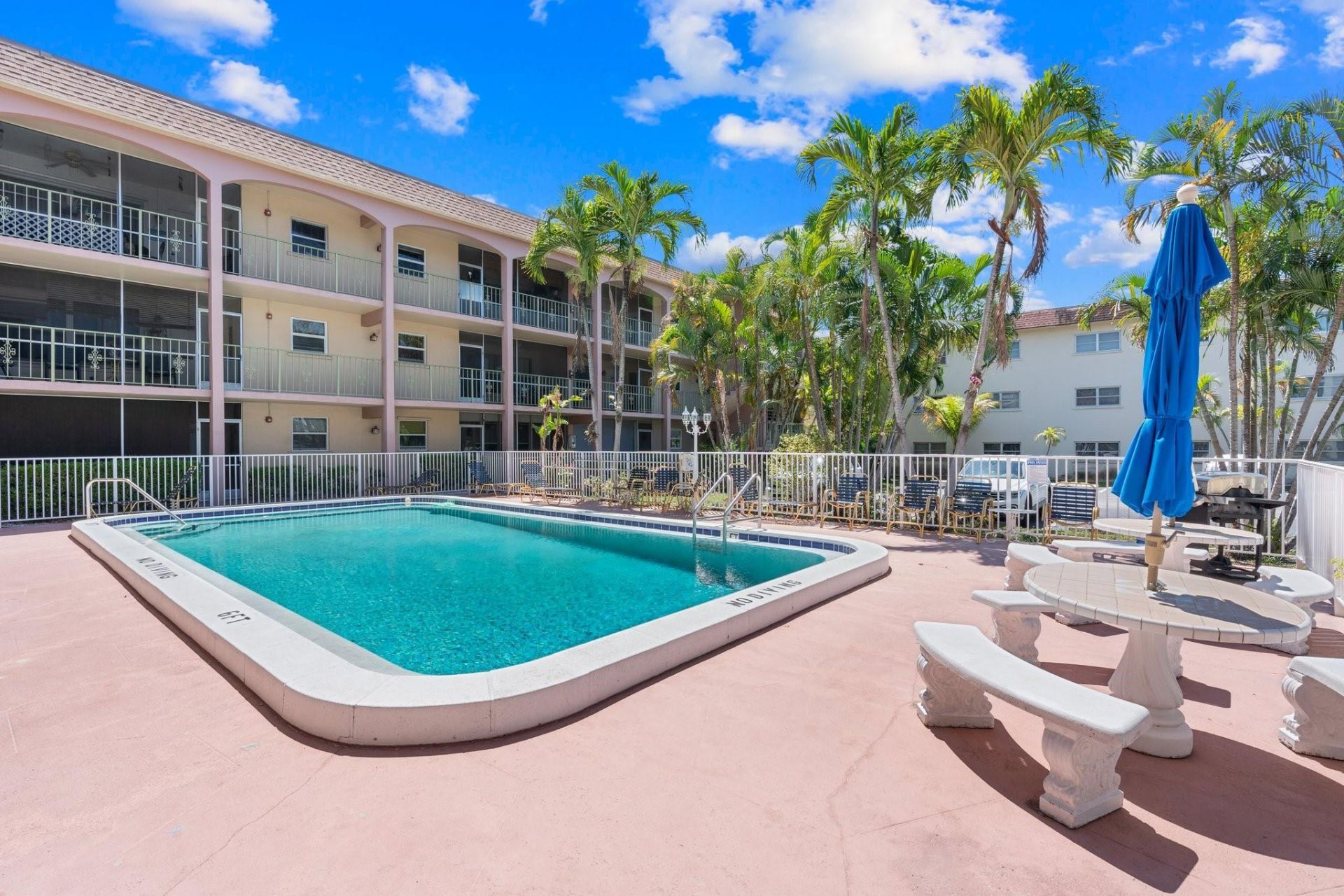 100 SE 6th Avenue, Unit 304, Pompano Beach, FL 33060 Photo